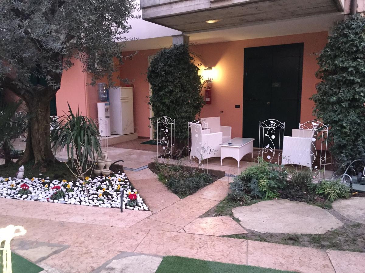 B&B Garda 4U Ντεζεντσάνο ντελ Γκάρντα Εξωτερικό φωτογραφία